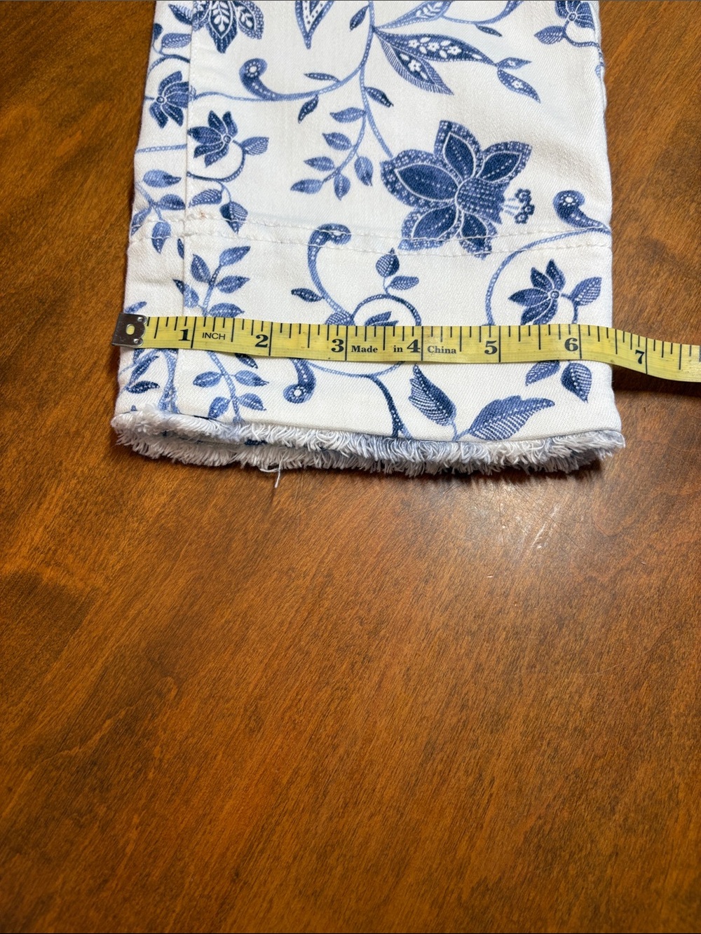 J.Jill Denim White Cropped Pants with Blue Floral Print, 8P - Picture 6 of 8